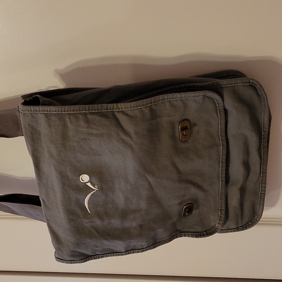 New PetSmart Authentic Pigment Gray Logo Pet Shoulder Bag w/ Snaps - Picture 3 of 9